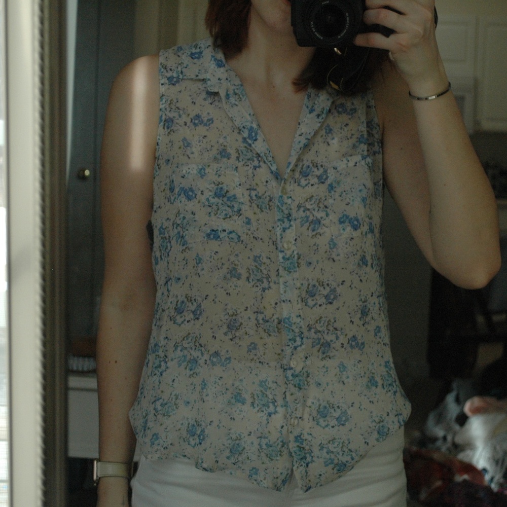 Floral Ambiance Apparel Sleeveless Blouse